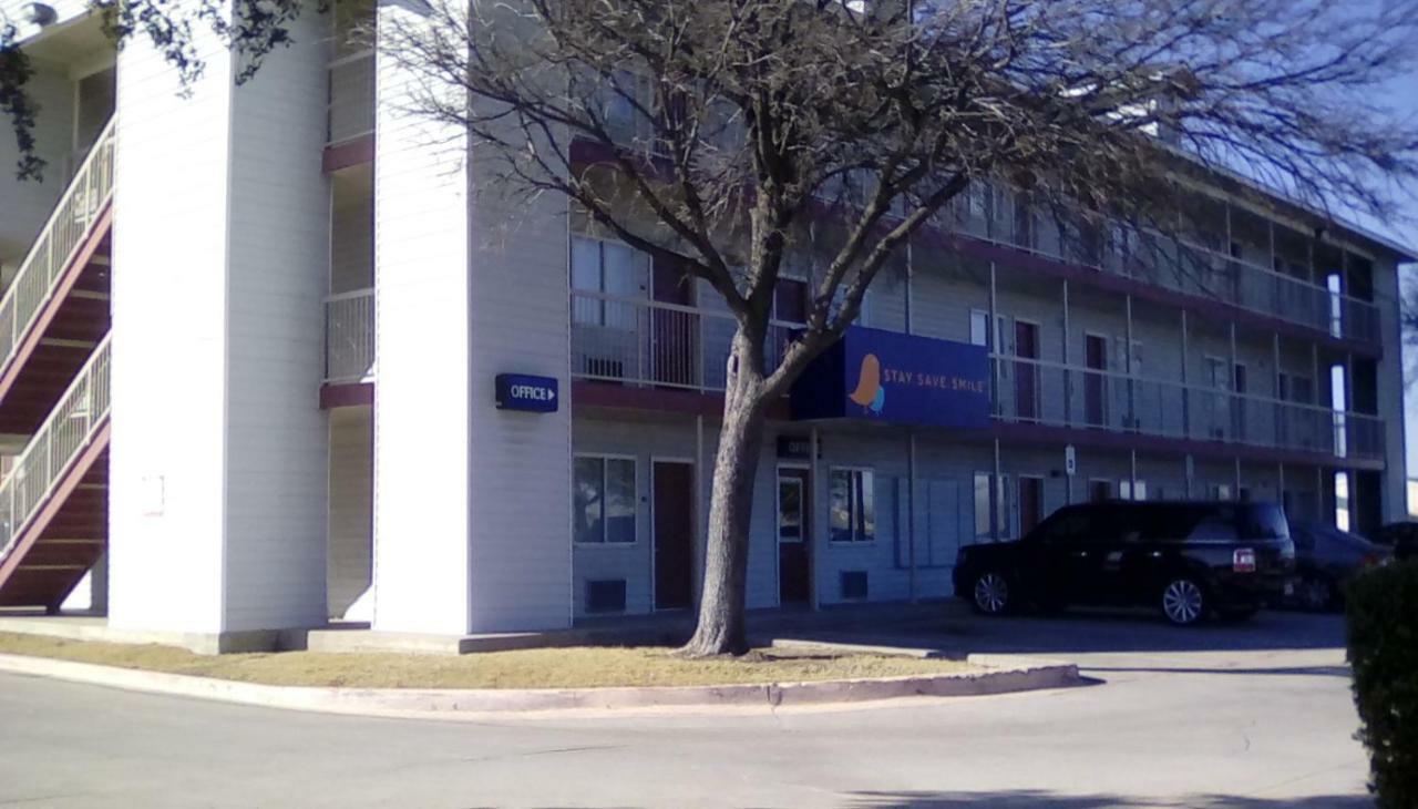 Intown Suites Extended Stay Lewisville Tx Valley View Dr Екстериор снимка